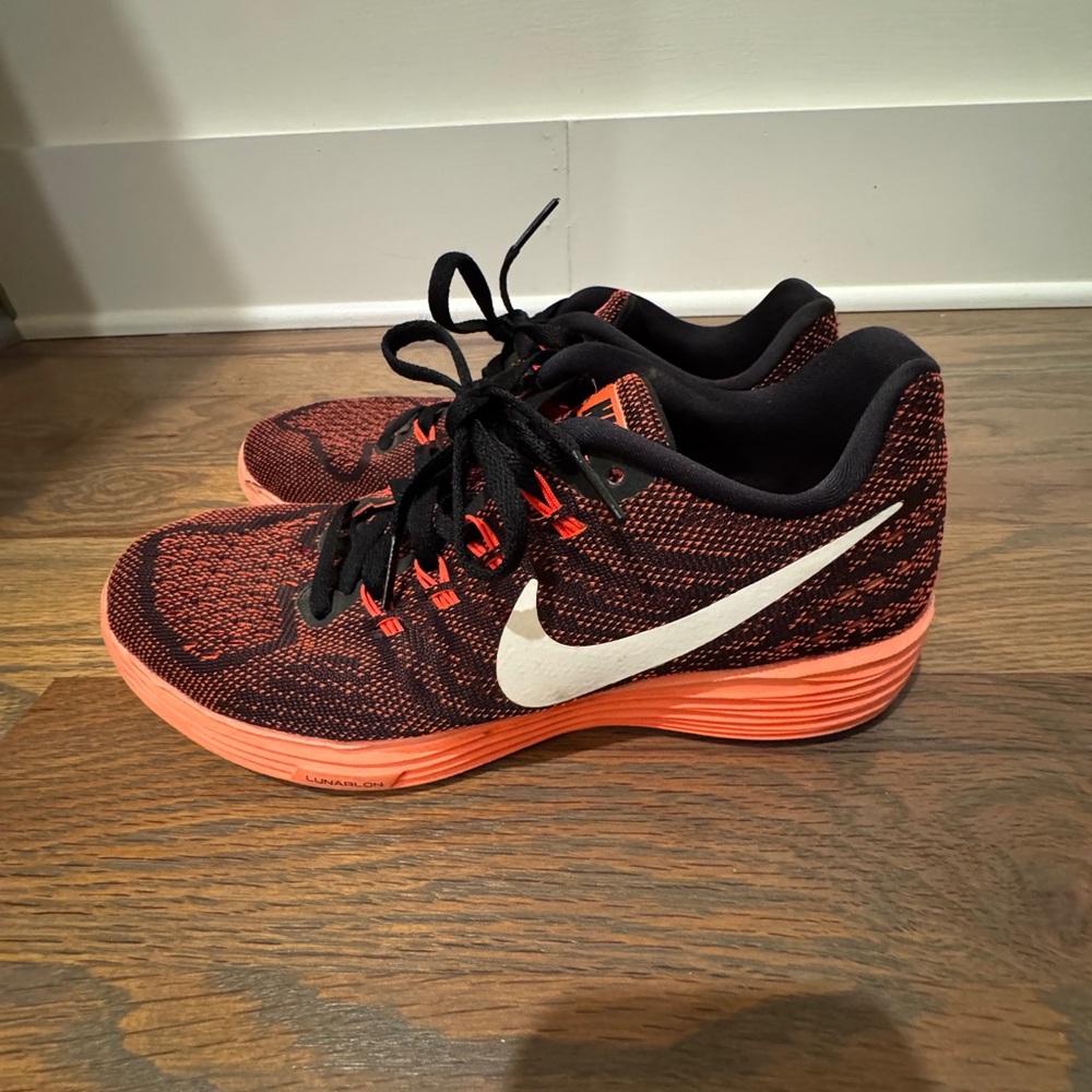 Nike Black and Red Athletic Sneakers